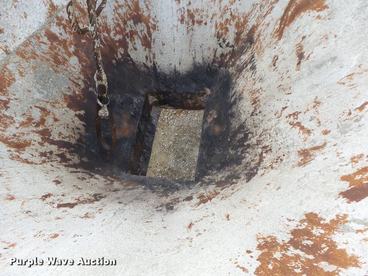 image for item DA9358 Gar Bro chute/bucket