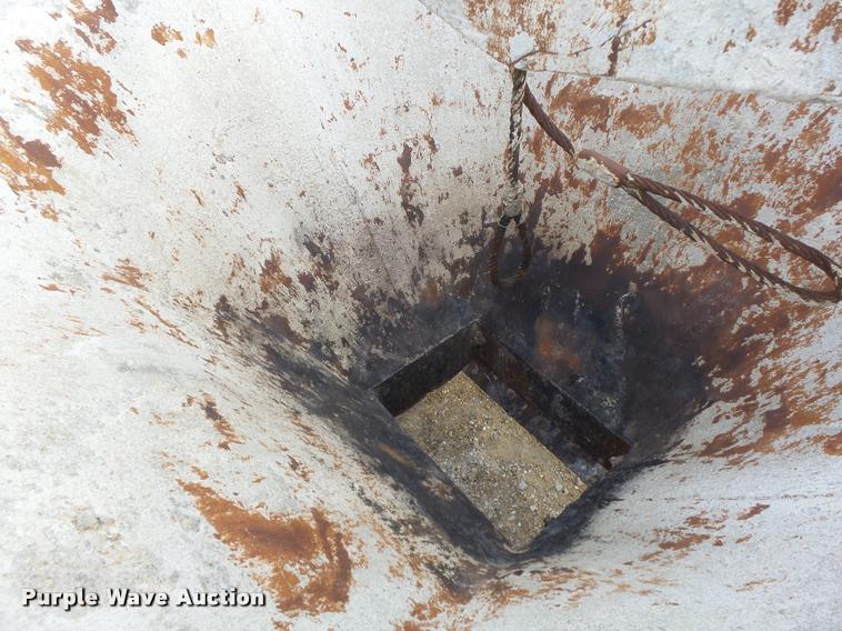 image for item DA9358 Gar Bro chute/bucket