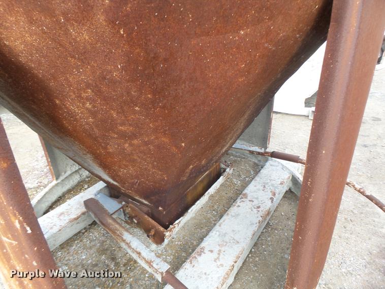 image for item DA9358 Gar Bro chute/bucket