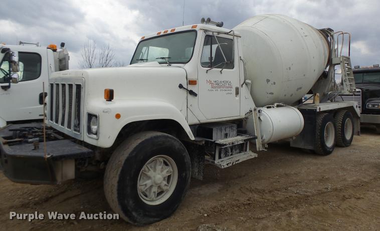 image for item DA9363 1994 International 2574 ready mix truck