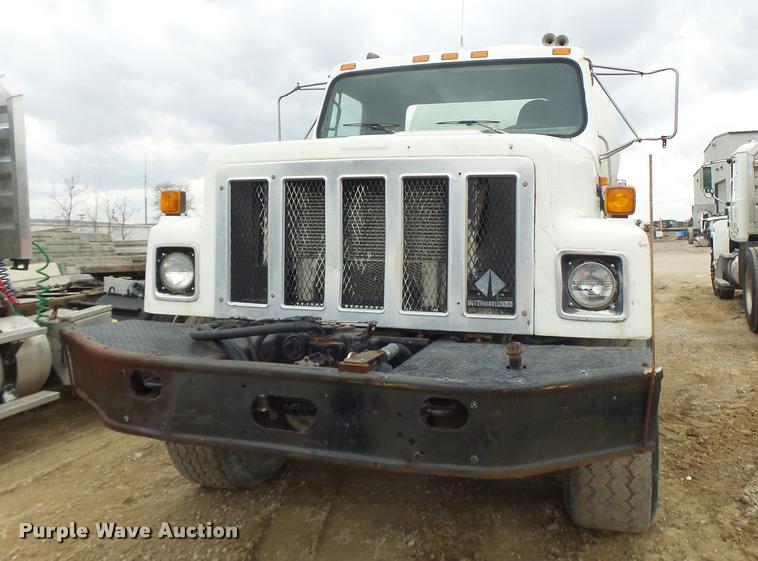 image for item DA9363 1994 International 2574 ready mix truck