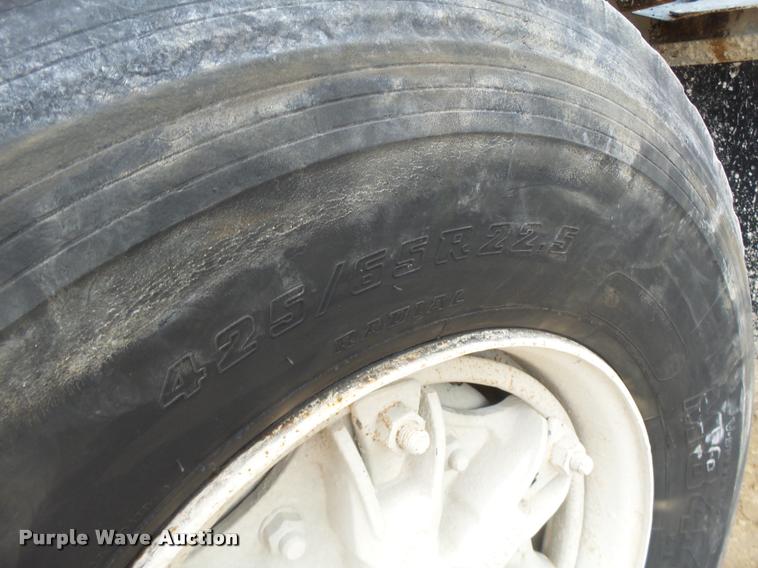 image for item DA9363 1994 International 2574 ready mix truck