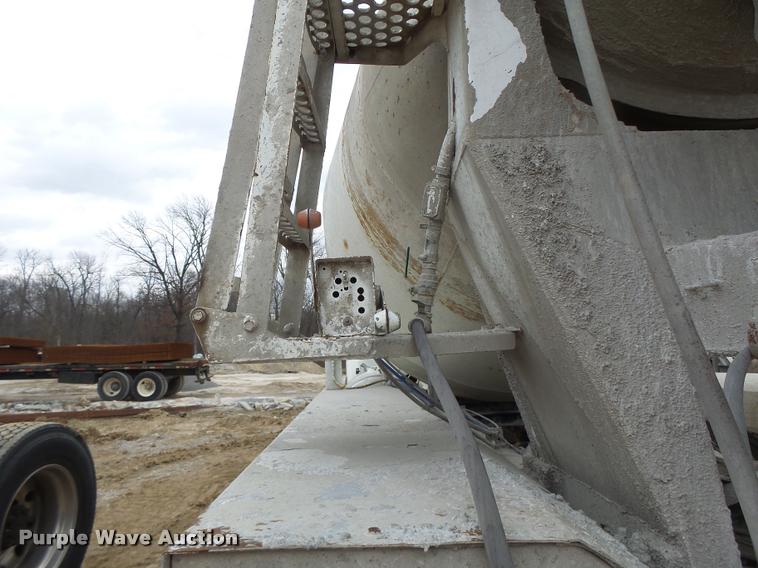 image for item DA9363 1994 International 2574 ready mix truck