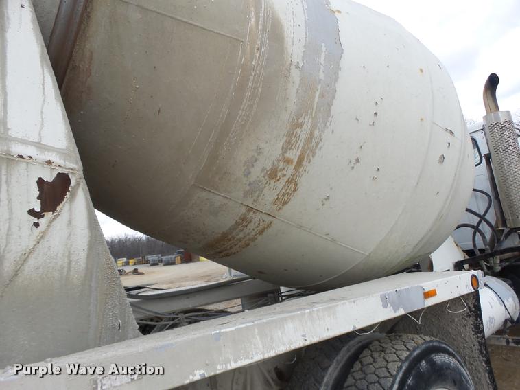 image for item DA9363 1994 International 2574 ready mix truck