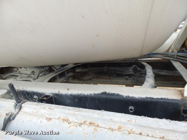 image for item DA9363 1994 International 2574 ready mix truck