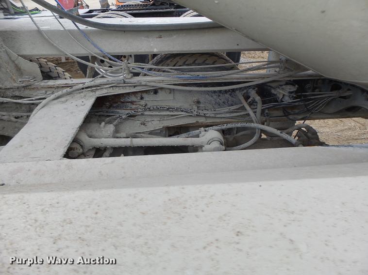 image for item DA9363 1994 International 2574 ready mix truck