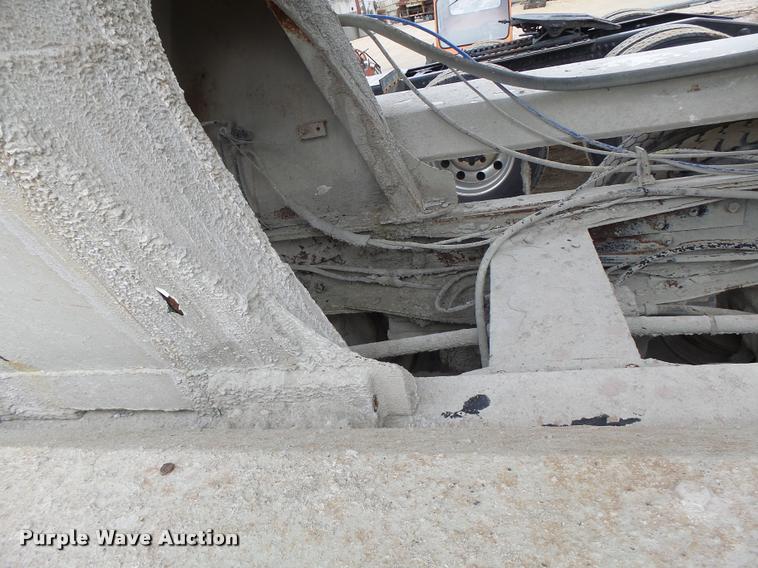 image for item DA9363 1994 International 2574 ready mix truck