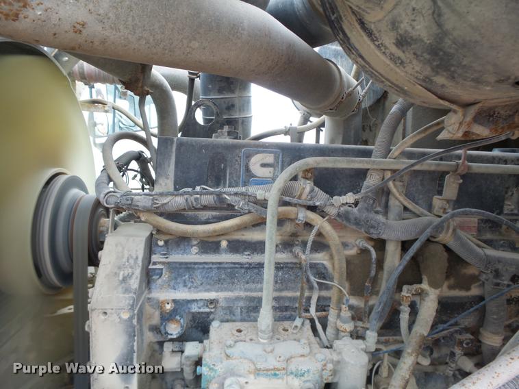 image for item DA9363 1994 International 2574 ready mix truck