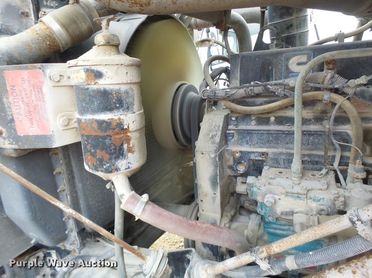 image for item DA9363 1994 International 2574 ready mix truck