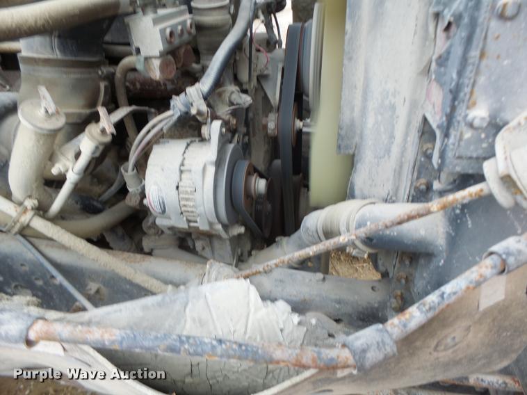 image for item DA9363 1994 International 2574 ready mix truck