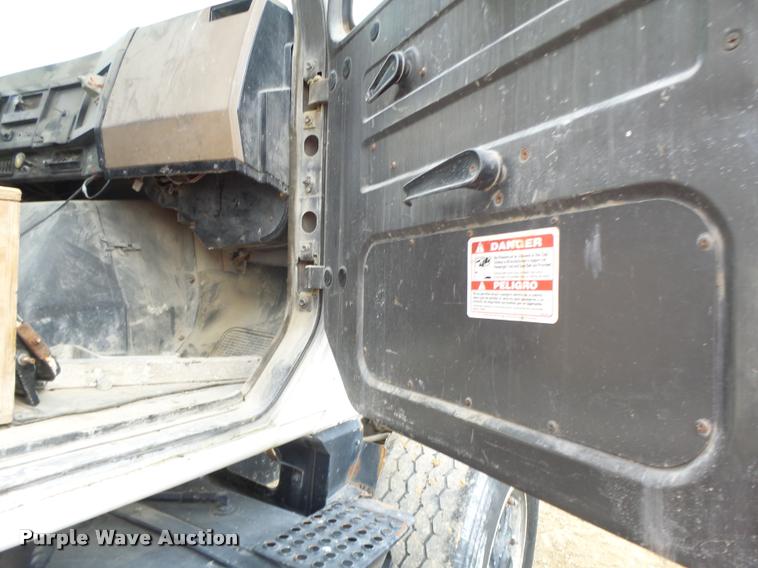 image for item DA9363 1994 International 2574 ready mix truck