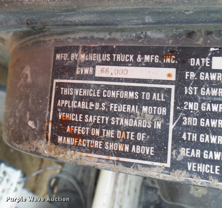 image for item DA9363 1994 International 2574 ready mix truck