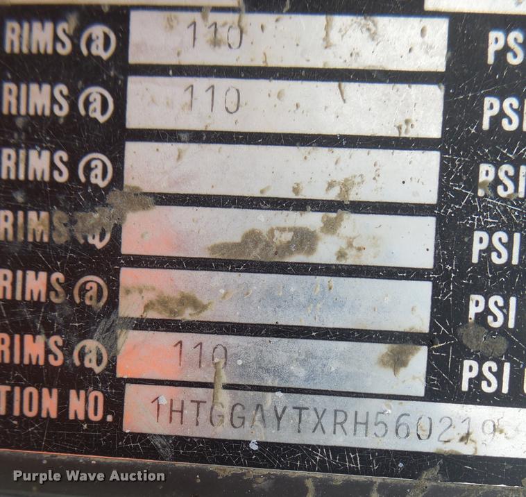 image for item DA9363 1994 International 2574 ready mix truck