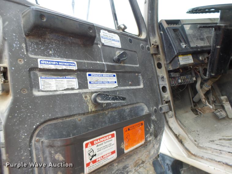 image for item DA9363 1994 International 2574 ready mix truck