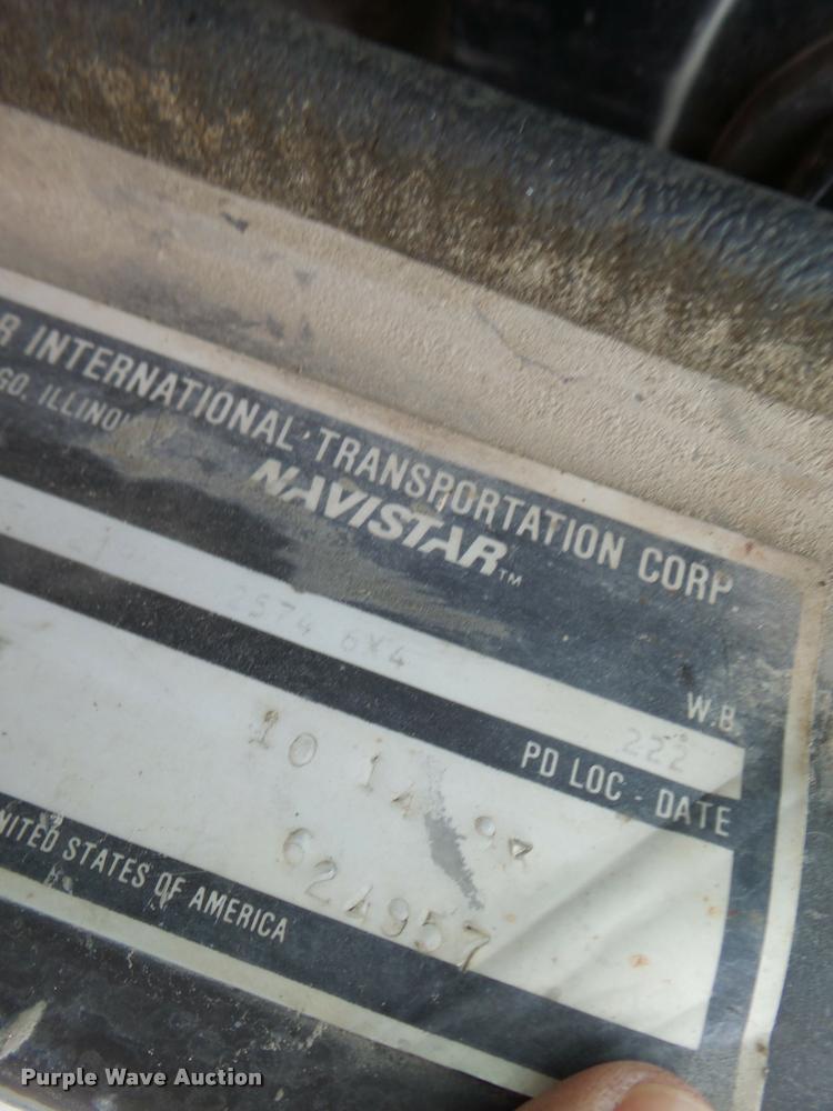 image for item DA9363 1994 International 2574 ready mix truck