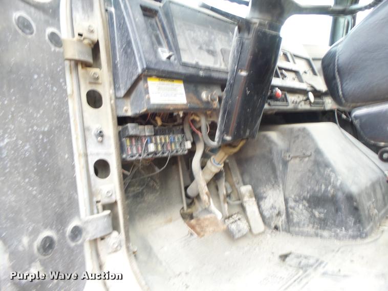 image for item DA9363 1994 International 2574 ready mix truck