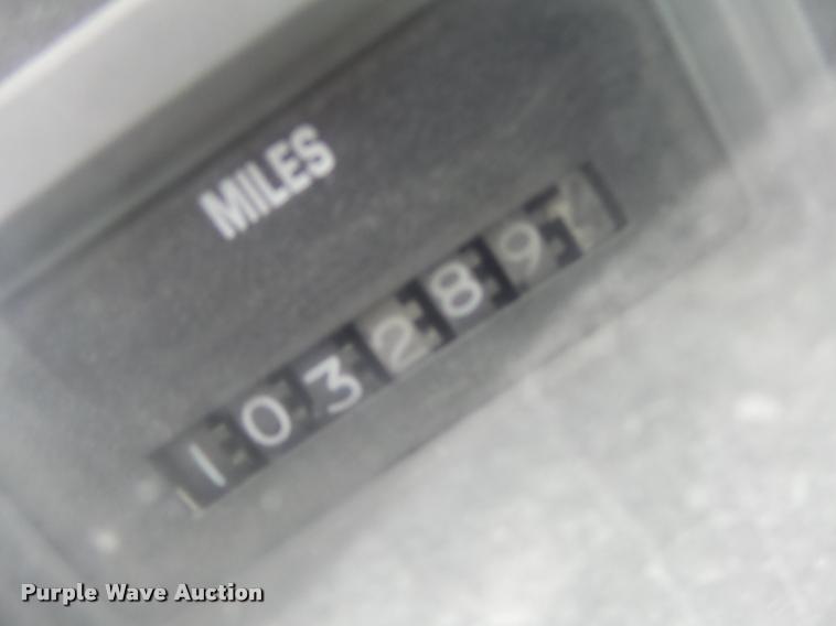 image for item DA9363 1994 International 2574 ready mix truck