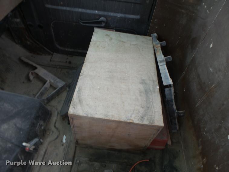 image for item DA9363 1994 International 2574 ready mix truck