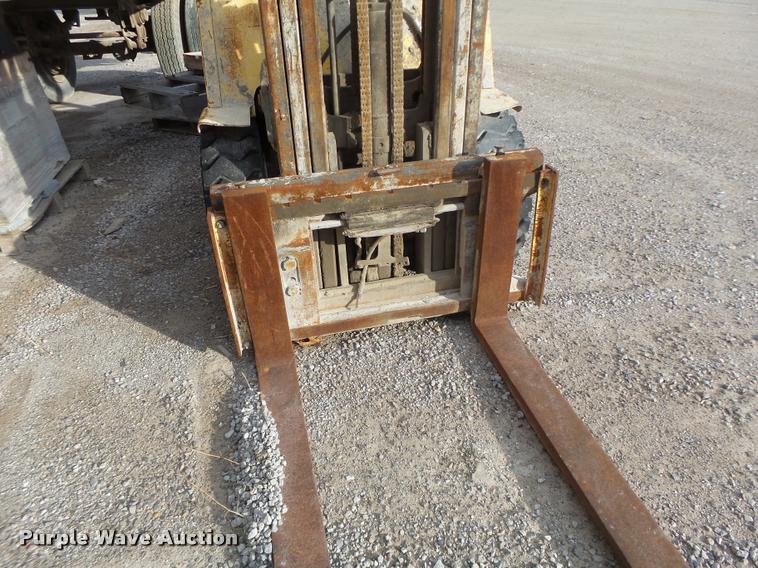 image for item DA9364 Hyster H60XM forklift