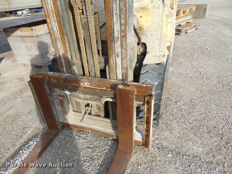 image for item DA9364 Hyster H60XM forklift