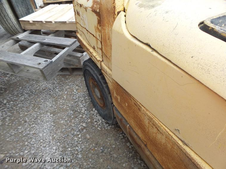 image for item DA9364 Hyster H60XM forklift