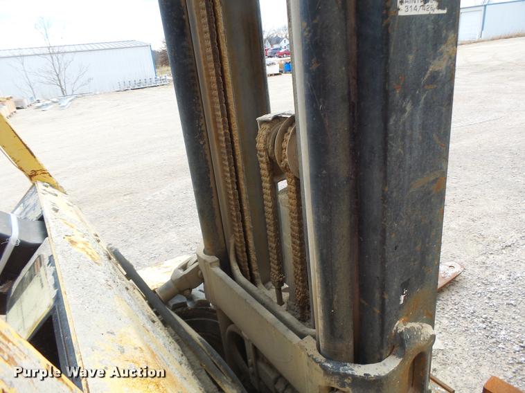 image for item DA9364 Hyster H60XM forklift