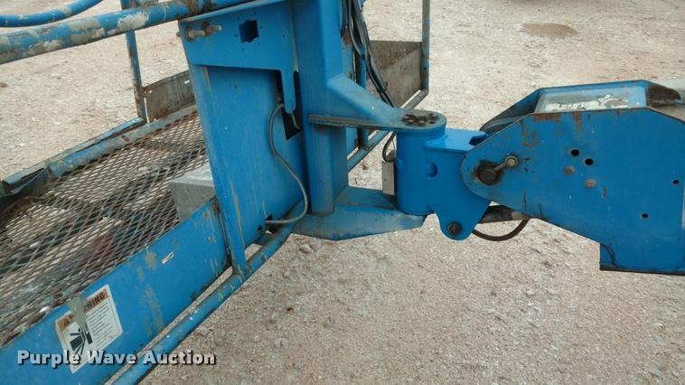 image for item DB0850 2004 Genie S60 boom lift