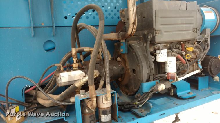 image for item DB0850 2004 Genie S60 boom lift