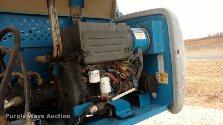 image for item DB0850 2004 Genie S60 boom lift