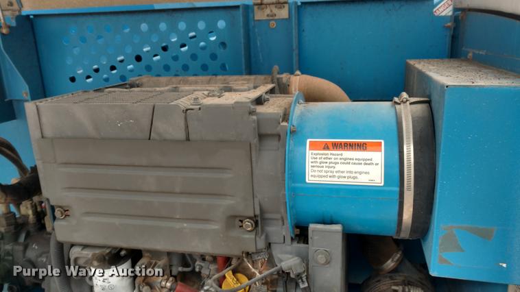 image for item DB0850 2004 Genie S60 boom lift