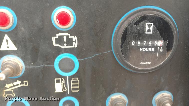 image for item DB0850 2004 Genie S60 boom lift