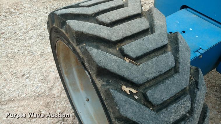 image for item DB0850 2004 Genie S60 boom lift