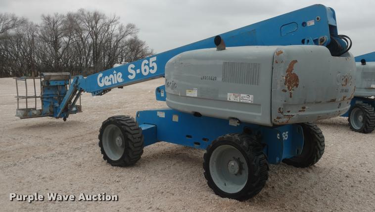 image for item DB0851 2005 Genie S65 boom lift