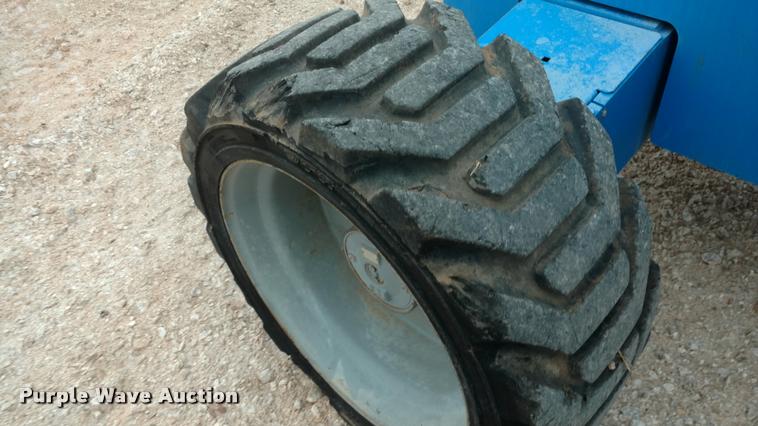 image for item DB0851 2005 Genie S65 boom lift