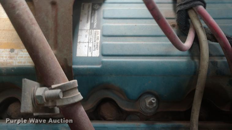 image for item DB0852 2004 International 4200 flatbed truck