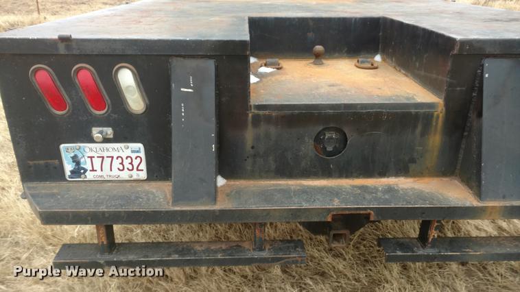 image for item DB0852 2004 International 4200 flatbed truck