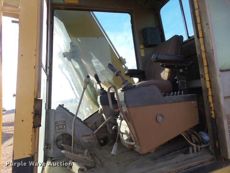 image for item DB0856 1985 Caterpillar 215B LC excavator