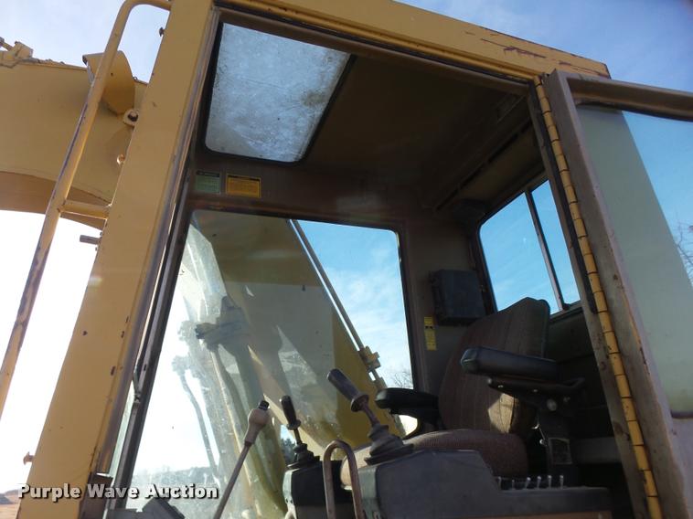 image for item DB0856 1985 Caterpillar 215B LC excavator