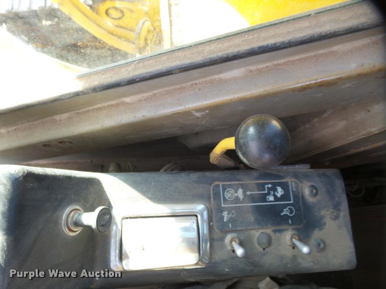 image for item DB0856 1985 Caterpillar 215B LC excavator