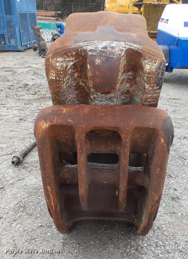 image for item DB2882 NPK G26J concrete pulverizer