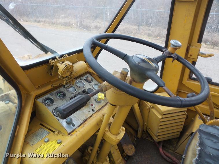 image for item DB2884 1977 Caterpillar 950 wheel loader