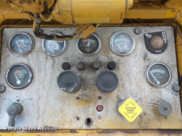 image for item DB2884 1977 Caterpillar 950 wheel loader