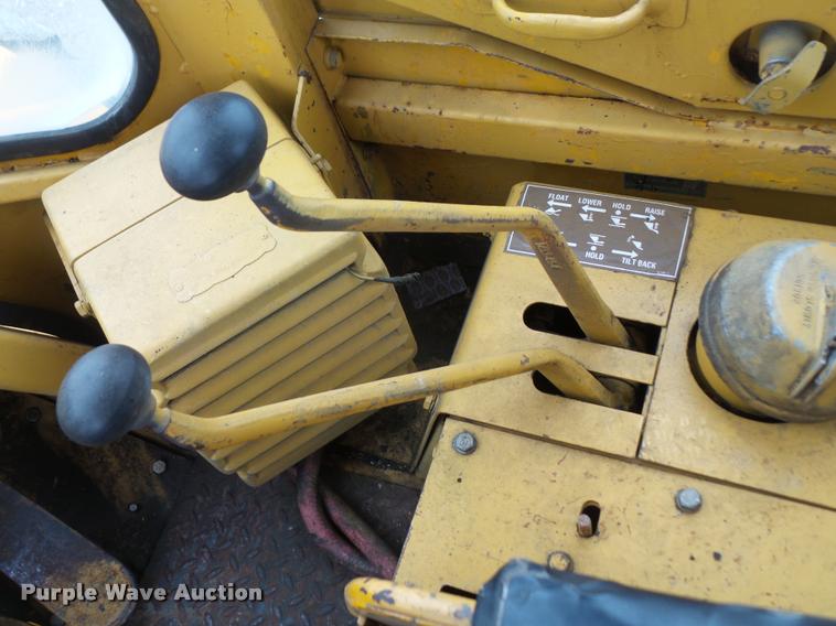 image for item DB2884 1977 Caterpillar 950 wheel loader