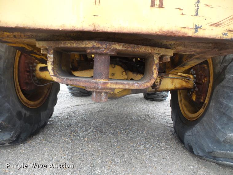 image for item DB2884 1977 Caterpillar 950 wheel loader