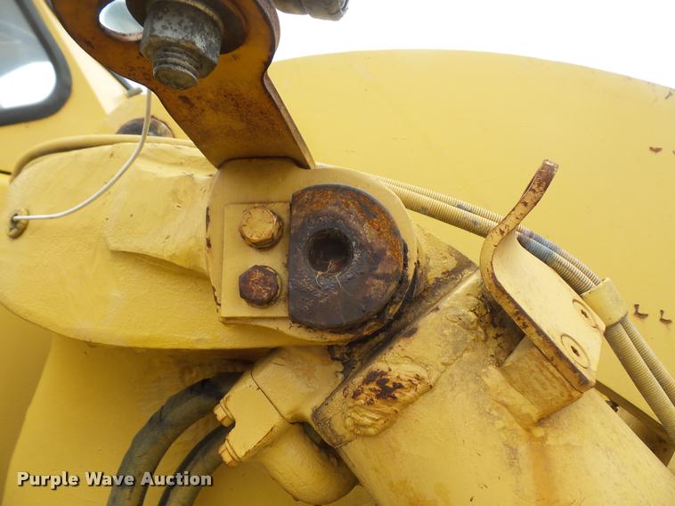 image for item DB2884 1977 Caterpillar 950 wheel loader