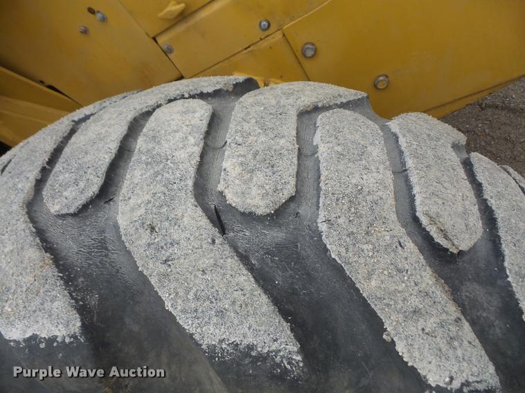image for item DB2884 1977 Caterpillar 950 wheel loader