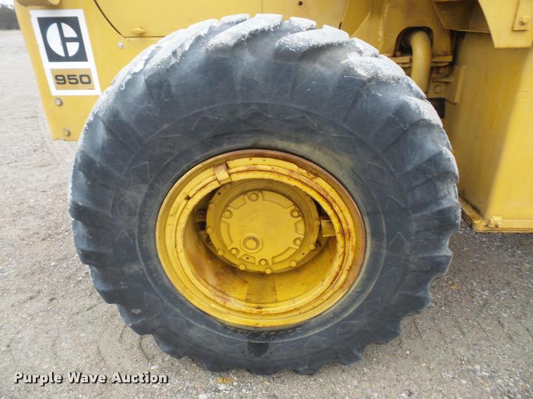 image for item DB2884 1977 Caterpillar 950 wheel loader