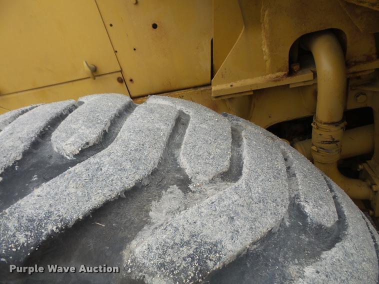 image for item DB2884 1977 Caterpillar 950 wheel loader