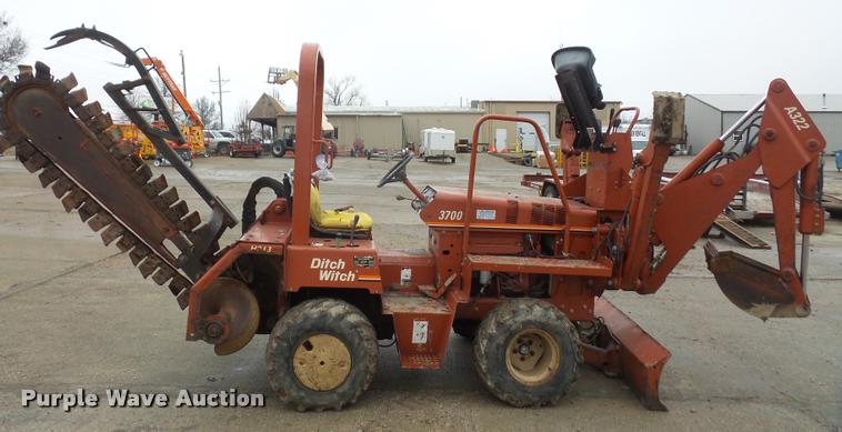 image for item DB2892 2000 Ditch Witch 3700 trencher