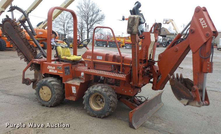 image for item DB2892 2000 Ditch Witch 3700 trencher
